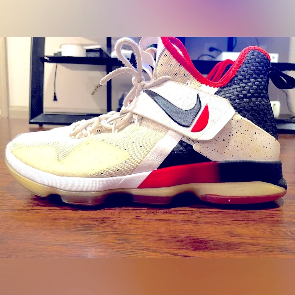 Men’s Lebron Zoom Basketball Sneakers